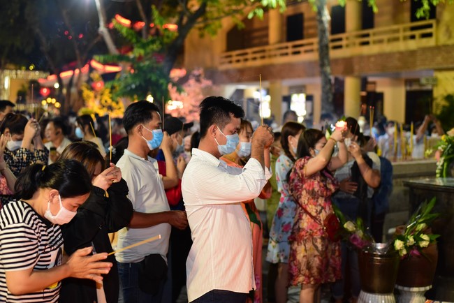 Chùm ảnh mồng một Tết Nhâm Dần